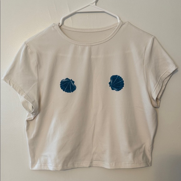 Tops - White Crop Top with Blue Shell Design